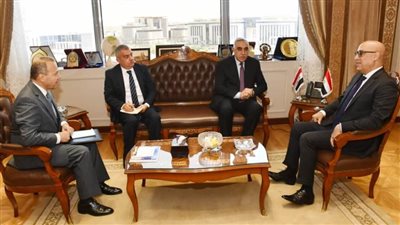 وزير الإسكان يبحث مع السفير العراقي بالقاهرة سبل تعزيز التعاون بين البلدين