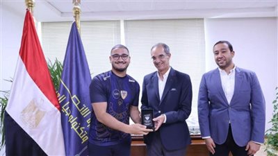 وزير الاتصالات يكرم منتخب مصر للرياضات الإلكترونية لتتويجه بالبطولة العربية الإفريقية