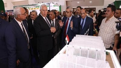 وزير الزراعة يؤكد اهتمام الدولة والقيادة السياسية بالفلاح باعتباره أحد دعائم الأمن الغذائي (صور)