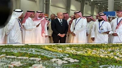 وزير الإسكان يشارك في افتتاح 