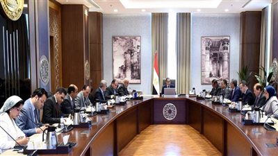 رئيس الوزراء يتابع جهود تيسير وتحفيز الاستثمار بالمناطق الصناعية (صور)