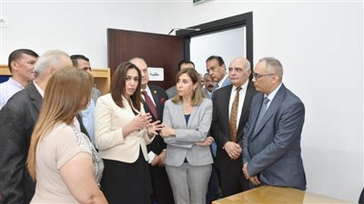   وزيرة الثقافة تفتتح 