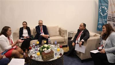 وزير المالية: الحكومة تحرص على توفير بيئة جاذبة ومحفزة للاستثمارات المحلية والأجنبية
