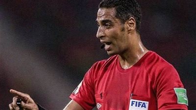 إسلام صادق: منع أمين عمر من إدارة مباراة الأهلي أو الزمالك