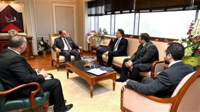 وزير التجارة والصناعة يبحث مع ممثلي شركة دانون خطط الشركة المستقبلية بالسوق المصري (صور)