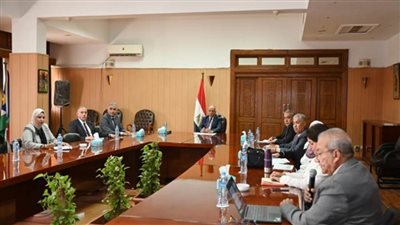 وزير الري يتابع إجراءات تفعيل منظومة شبكة الرصد البيئي لتقييم نوعية المياه بالترع والمصارف (صور)