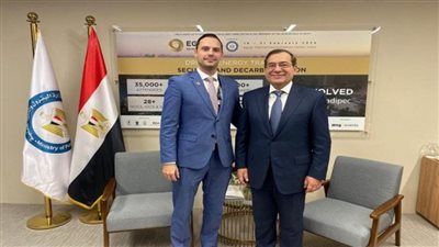 جلسة مباحثات لوزير البترول مع وزير الطاقة والتعدين بكندا (صور)