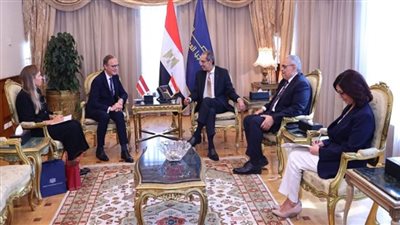 وزير الاتصالات يبحث مع سفير لاتفيا التعاون المشترك (صور)