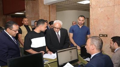 وزير التعليم يتفقد امتحانات المتقدمين لمسابقة شغل 30 آلاف وظيفة معلم مساعد (صور)