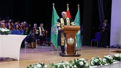 وزير التعليم العالي يشهد حفل تخرج طلاب الأكاديمية العربية للعلوم والتكنولوجيا والنقل البحري (صور)