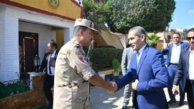 قاعدة طنطا الجوية تستقبل وفداً يترأسه المحافظ لتقديم التهنئة بمناسبة الذكرى الخمسين لحرب أكتوبر