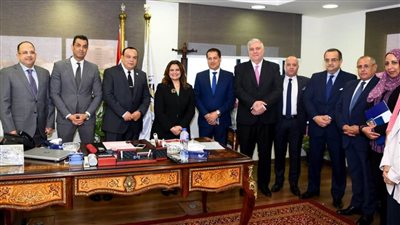 رئيس الهيئة الوطنية للانتخابات يستقبل وزيرة الهجرة لبحث الآليات الخاصة بتصويت المصريين في الخارج