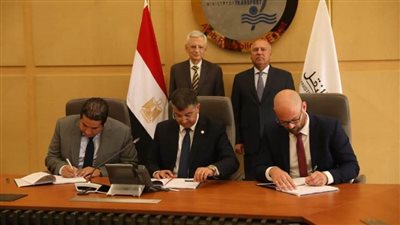 وزير النقل والسفير الفرنسي بالقاهرة يشهدان توقيع مذكرة تفاهم بشأن المرحلة الثانية من دراسات مشروع الخط السادس لمترو القاهرة الكبرى 