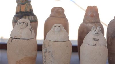 السياحة والآثار: الكشف لأول مرة عن جبانة كبار موظفي وكهنة الدولة الحديثة بمنطقة الغريفة بتونا الجبل بالمنيا (صور)