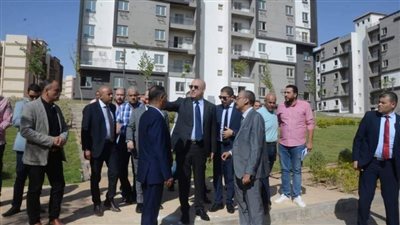 وزير الإسكان يطمئن على موقف تسليم المرحلة الأولى وتنفيذ المرحلتين الثانية والثالثة بمشروع 