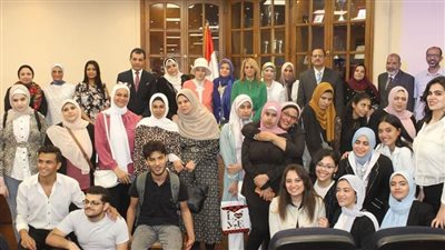 اليوم العالمي للعصا البيضاء بآداب عين شمس