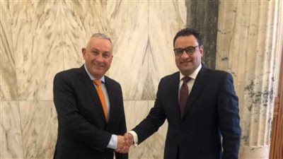 سفير مصر ببراج يناقش مع وزير التجارة والصناعة التشيكي سبل دفع العلاقات الثنائية في المجال الاقتصادي