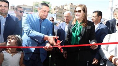 وزراء التنمية المحلية والتخطيط والإسكان ومحافظ السويس يفتتحون منفذ بيع السلع الغذائية بحي الأربعين