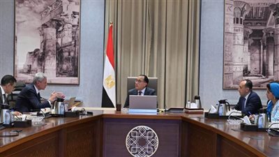 رئيس الوزراء يتابع ملفات عمل الهيئة المصرية للشراء الموحد