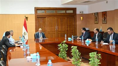 وزير الري يتابع ضوابط استخدام المياه الجوفية ومنظومة المراقبة والتحكم في الآبار الجوفية