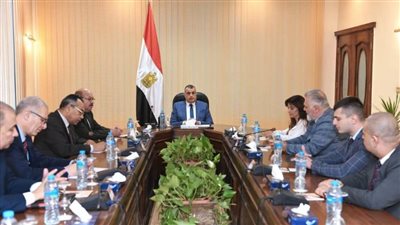وزير الدولة للإنتاج الحربي يستقبل وفد يوناني لبحث إمكانية التعاون المشترك في مجال الصناعات الدفاعية