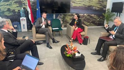 وزيرة البيئة تناقش مع مفوض الاتحاد الأوروبي للبيئة بحث سبل استثمار القطاع الخاص في المشروعات البيئية