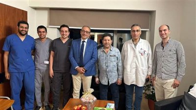 صورة من المستشفى.. هاني شاكر يجري عملية جراحية