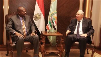 القصير يبحث مع وزير المصايد السمكية والموارد المائية لدولة غينيا الاستوائية سبل تعزيز التعاون المشترك