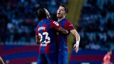 ليفاندوفسكي ينقذ برشلونة من فخ ألافيس في الدوري الإسباني
