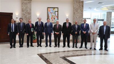 وزير التعليم العالي يبحث آليات التعاون العلمي والتكنولوجي مع وزير التجارة البيلاروسي