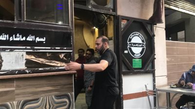 على الأصل دور.. أبو زهرة أقدم مسمط في الغربية السندوتش ب 10 جنيه من سنوات 