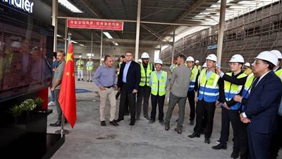 رئيس الوزراء يتفقد 