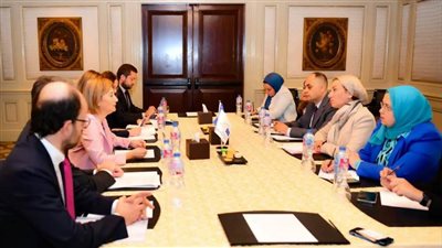 وزيرة البيئة تلتقي مع نائب رئيس البنك الأوروبي للاستثمار لمنطقة المشرق لتعزيز التعاون المشترك