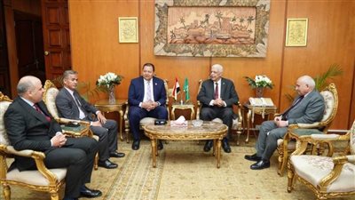 ٩رئيس الهيئة العامة للاعتماد والرقابة الصحية ورئيس جامعة المنوفية يناقشان خطة حصول المنشآت الطبية على الاعتماد استعدادا للتأمين الصحي الشامل