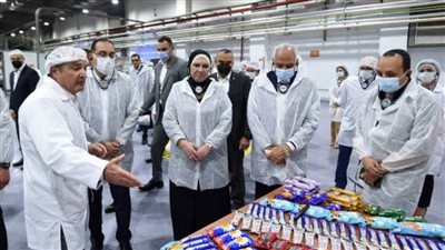 مدبولي يتفقد مصنع لانتاج المخللات بالسادات