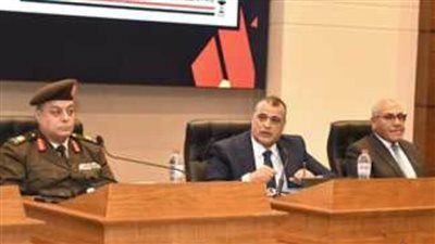 EDEX 2023.. وزير الإنتاج الحربي: حريصون على تطوير المنتجات النمطية لشركاتنا