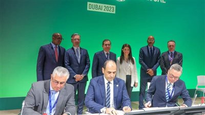 اقتصادية قناة السويس توقع مذكرة تفاهم لتموين السفن بالوقود الأخضر في شرق بورسعيد