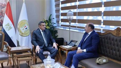 وزير التنمية المحلية يتابع مع محافظ أسوان تنفيذ مبادرة رئيس الوزراء لتوفير السلع الغذائية للمواطنين بأسعار مخفضة