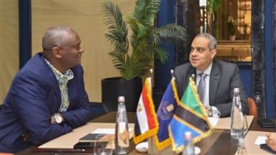 رئيس الدواء المصرية يلتقي عددا من مسئولي الهيئات المناظرة بالدول الأفريقية