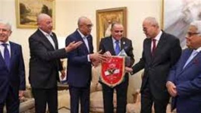 بعثة الأهلي تلبي دعوة القنصل المصري في جدة على العشاء