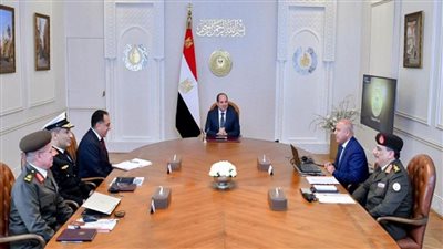 عاجل | الرئيس السيسي يبحث مع رئيس الوزراء ووزير النقل تطورات عدد من المشروعات القومية