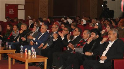 رئيس هيئة قصور الثقافة يشهد احتفالية العام الجديد بمسرح السامر 