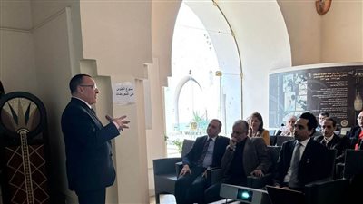 اجتماع موسع بين ممثلي الثقافة والتجارة والصناعة لمناقشة التعاون المشترك وسُبل دعم وتطوير وتسويق منتجات الحرف التراثية