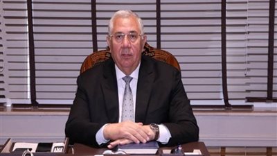 وزير الزراعة يهنئ قداسة البابا تواضروس الثاني والأخوة الأقباط بعيد الميلاد المجيد 