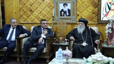 وزير التنمية المحلية يهنئ الأنبا باخوميوس مطران البحيرة بعيد الميلاد المجيد (صور)