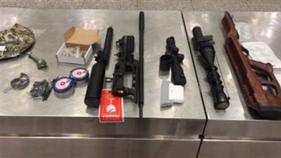 مطار القاهرة.. ضبط ركاب بحوزتهم أسلحة بيضاء ومخدرات متنوعة