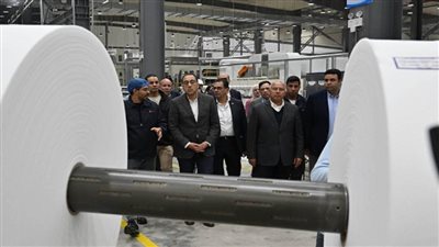 رئيس الوزراء يزور شركة 
