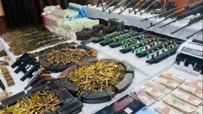 ترسانة أسلحة .. مصرع 5 عناصر خطرة في مداهمة بؤرة إجرامية بأسيوط