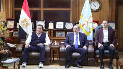 وزير الصحة يلتقي محافظ كفر الشيخ وعددًا من أعضاء مجلسي الشيوخ والنواب (صور)