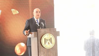 خلال مشاركته باحتفالية تسليم المرحلة الأولى من أبراج منطقة الأعمال المركزية.. وزير الإسكان: مصر انطلقت انطلاقة قوية ومناسبة تليق بتاريخها ومكانتها